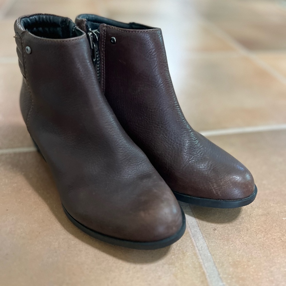 Sorel brown leather boots heel women’s 7.5